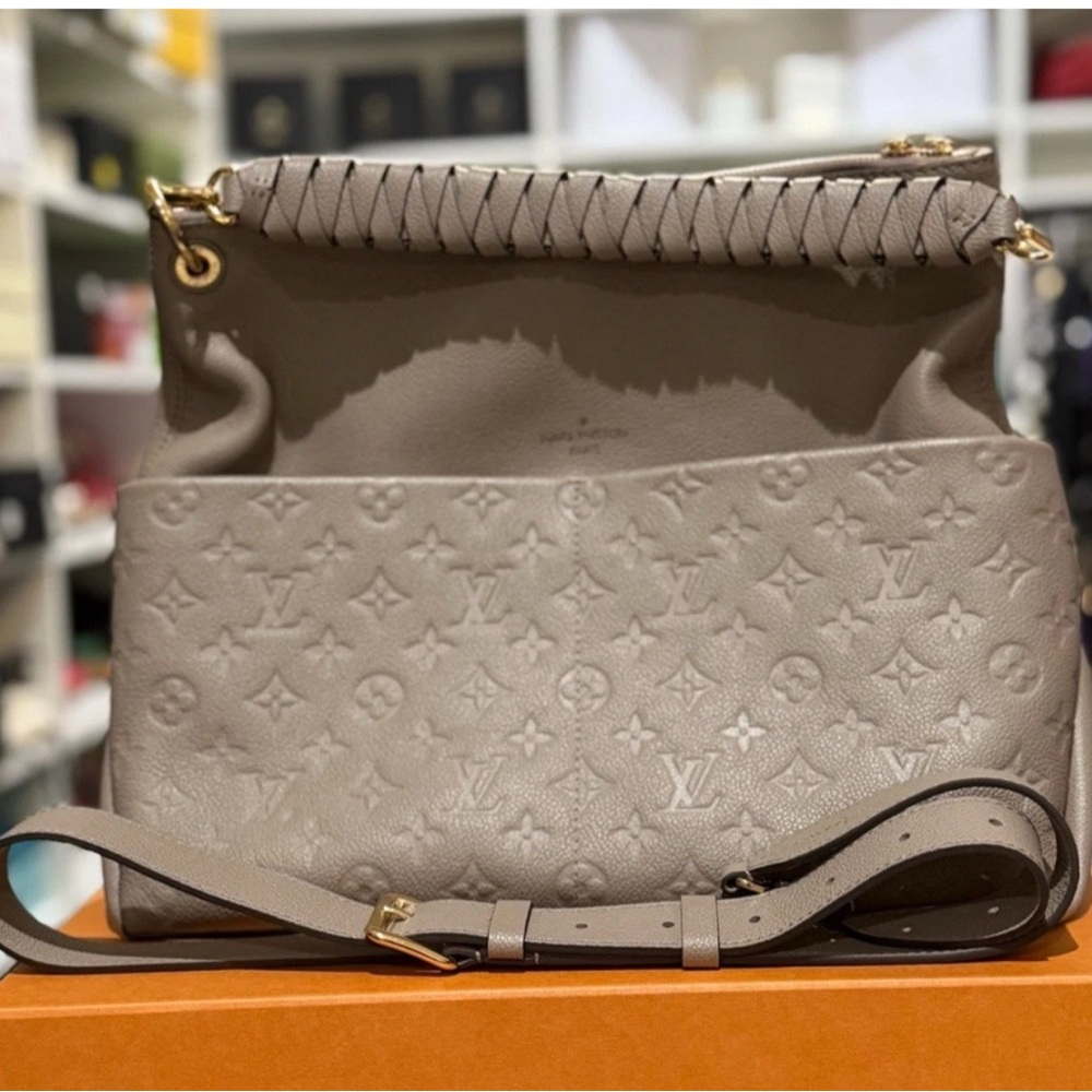 Louis Vuitton Beige Monogram Shoulder Bag - Picture 2 of 11